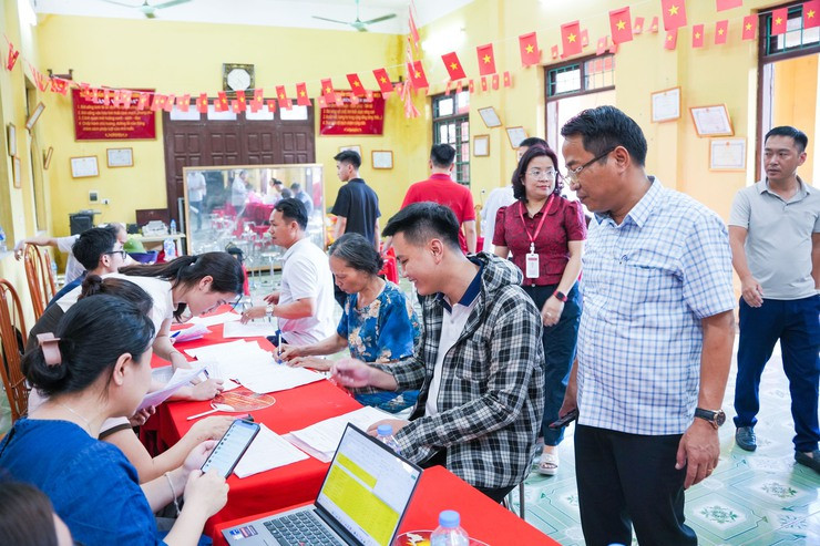 20-7-anh-2-thon-dinh-to.jpg