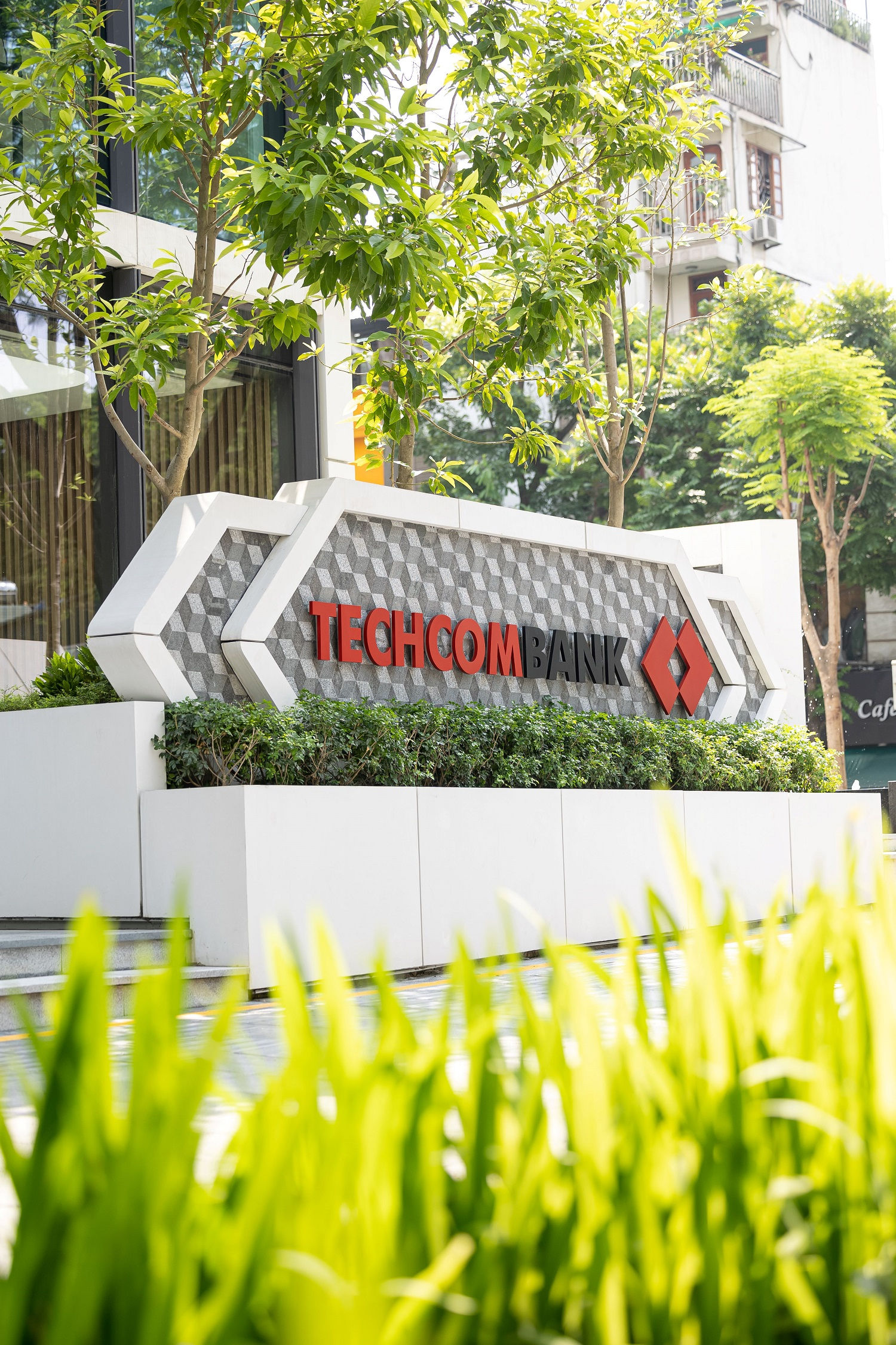 22-7-toa-nha-techcombank-1.jpg