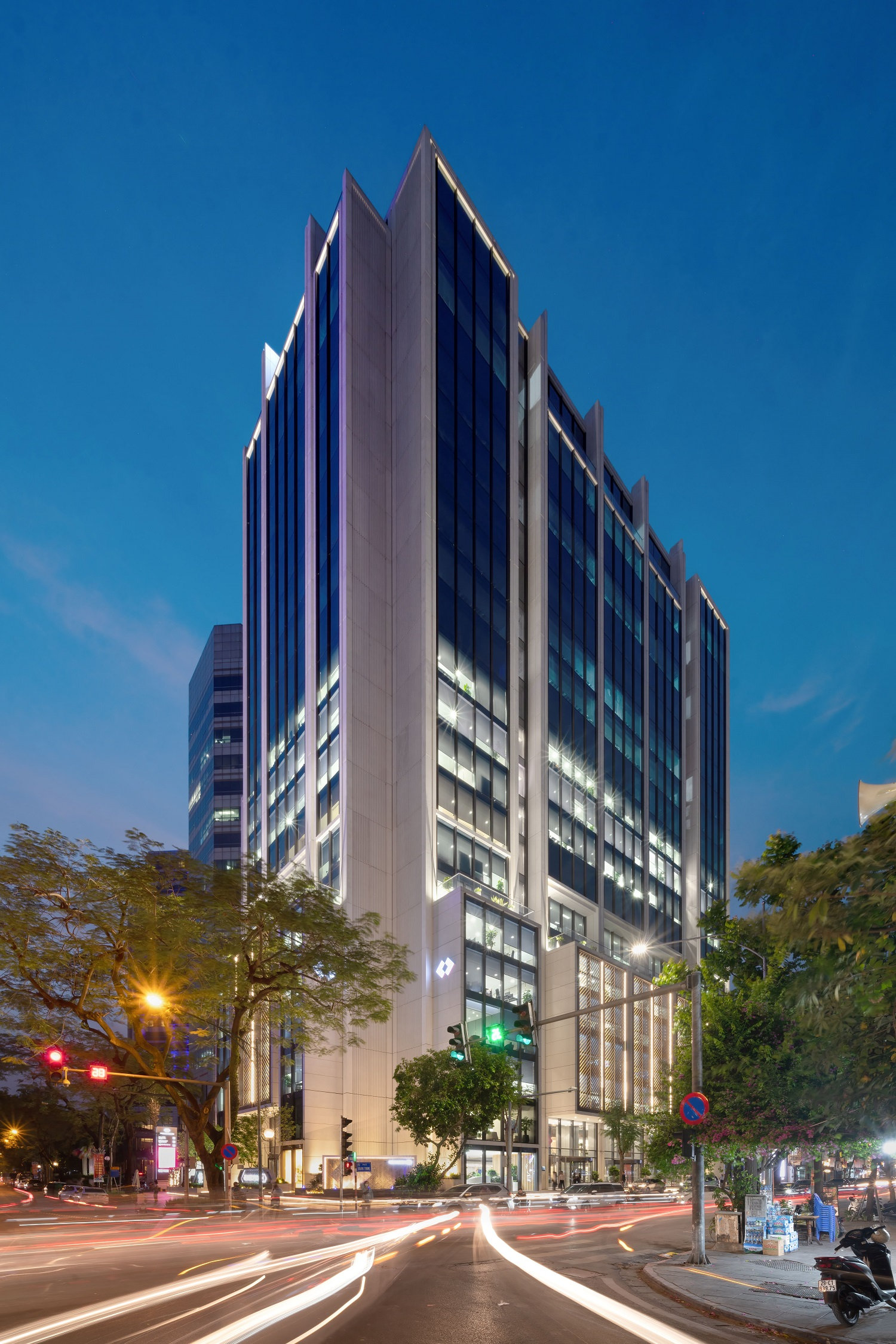 22-7-toa-nha-techcombank-2.jpg