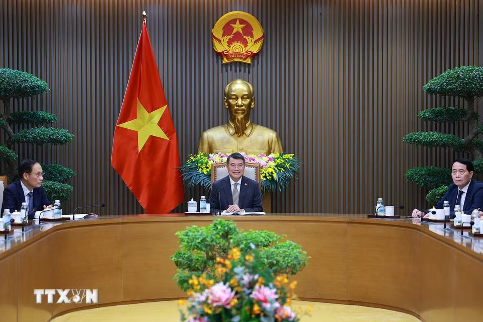 a4075f5a31d175058d9a59d4e21100ddb41c54c45-_ttxvn-thu-tuong-le-minh-hung-dien-dam-voi-thu-tuong-canada-mark-carney-5.jpg