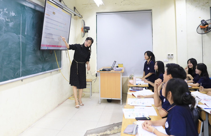 gio-hoc-tieng-anh-thpt-tien-phong-me-linh-.-quang-thai.jpg