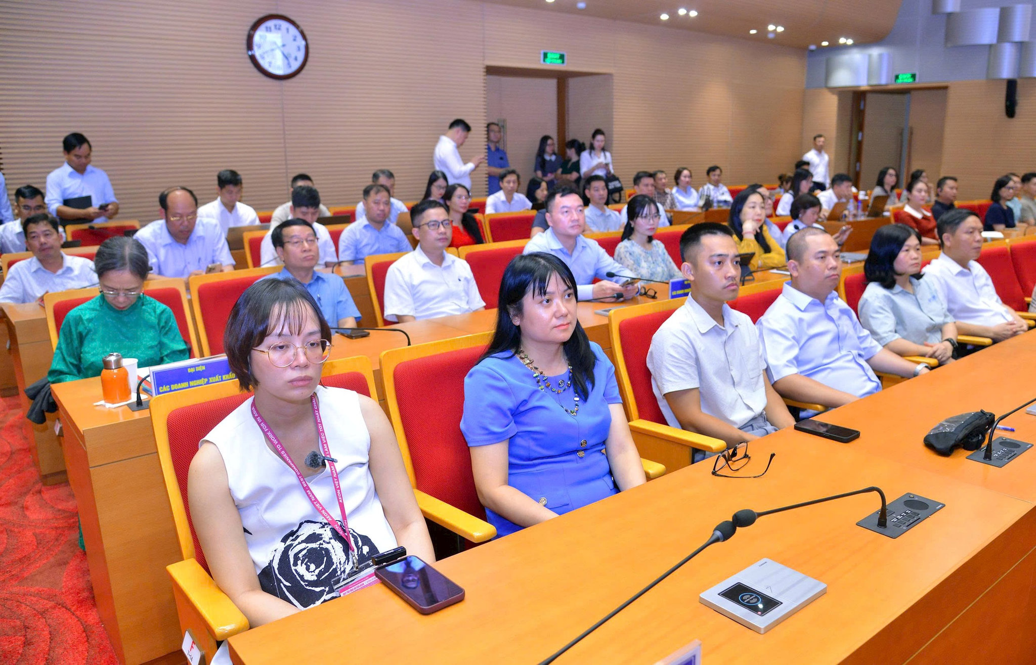 Các đại biểu tham dự Hội nghị thúc đẩy sản xuất, tiêu dùng và xuất khẩu 6 tháng cuối năm 2026. Ảnh: Viết Thành