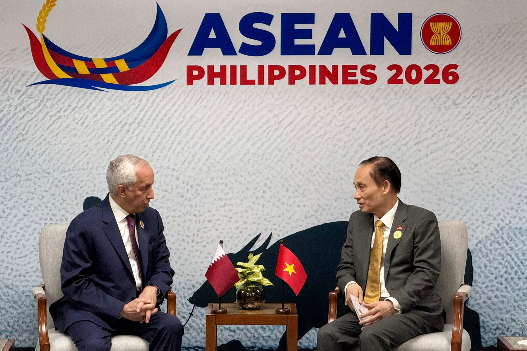 amm59_btng-gap-quoc-vu-khanh-btng-qatar.jpg