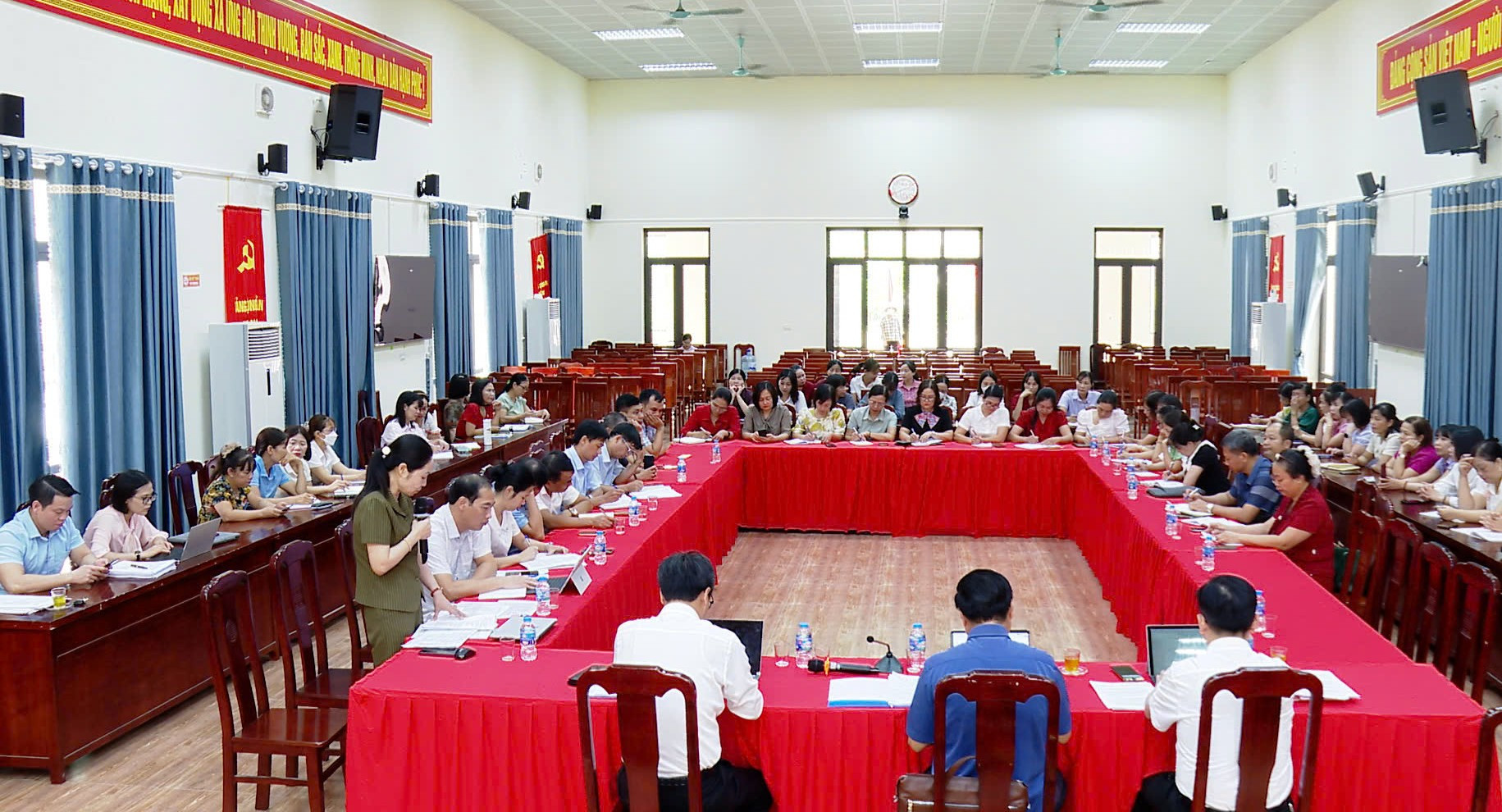 ung-hoa.jpg