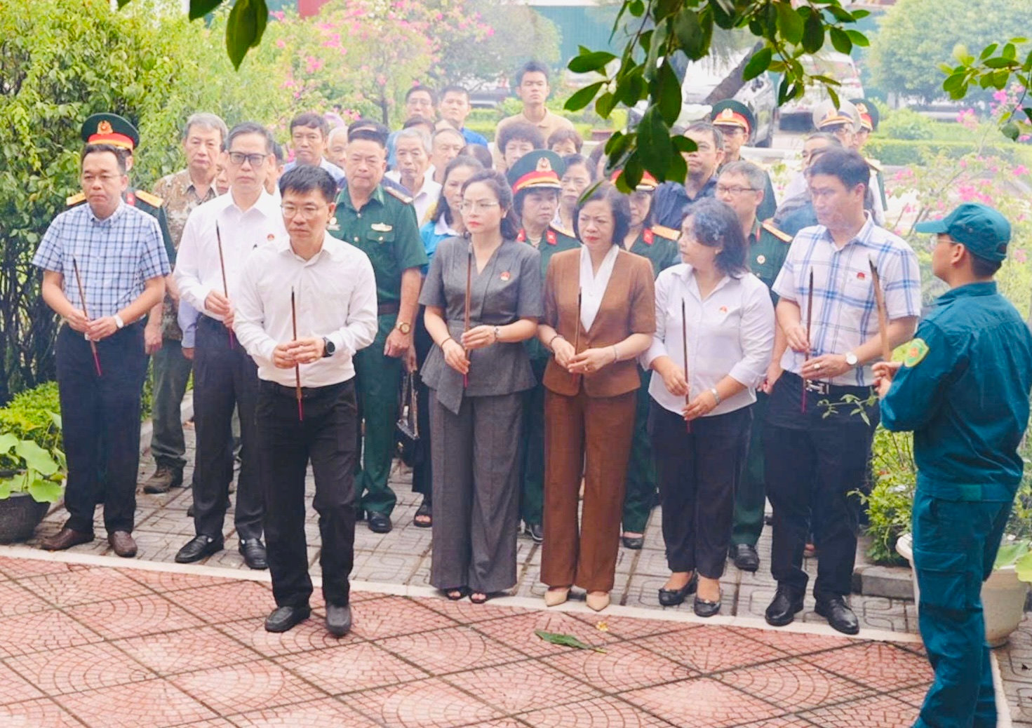 z8076240385929_1f8b746466ee41d18939fa327bd44b78.jpg