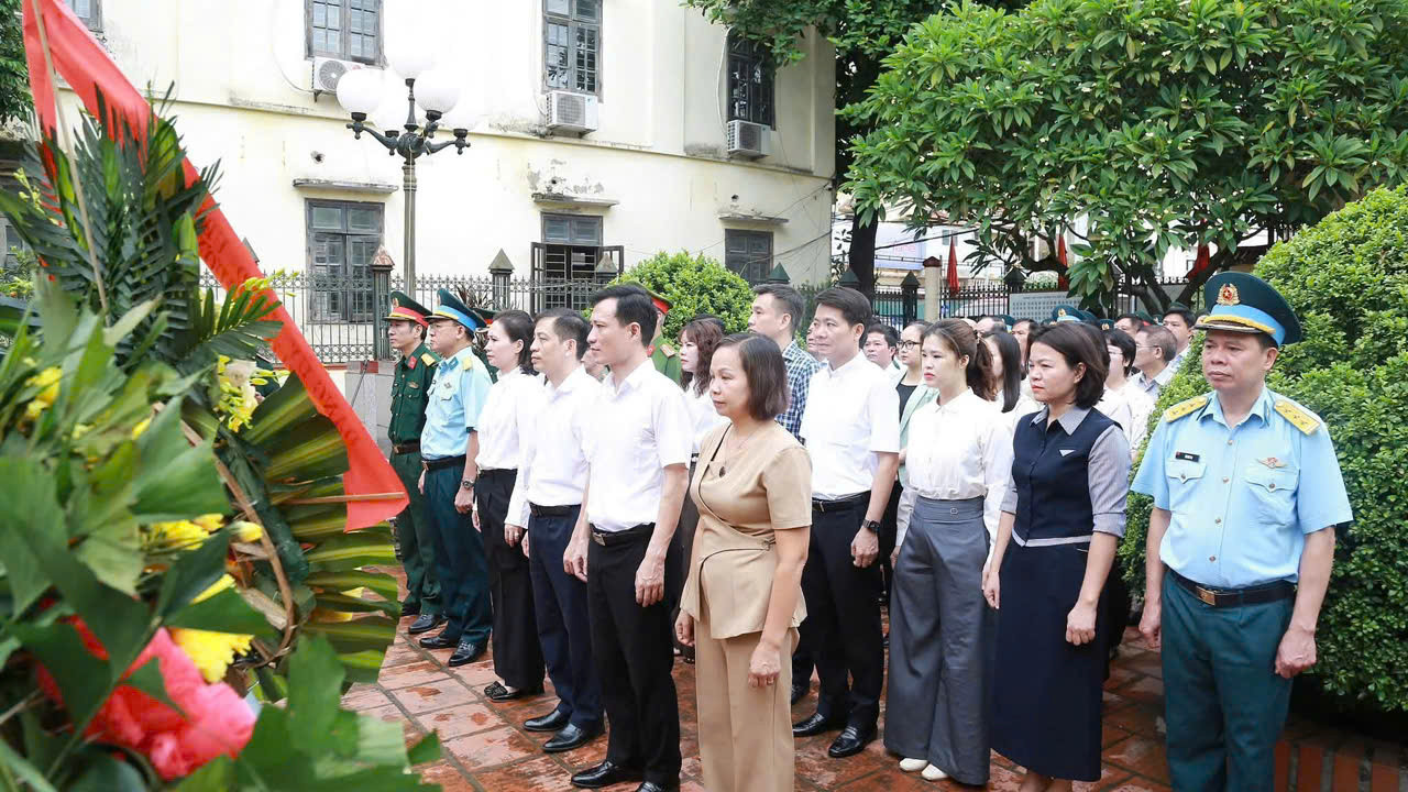 dan-huong.jpg