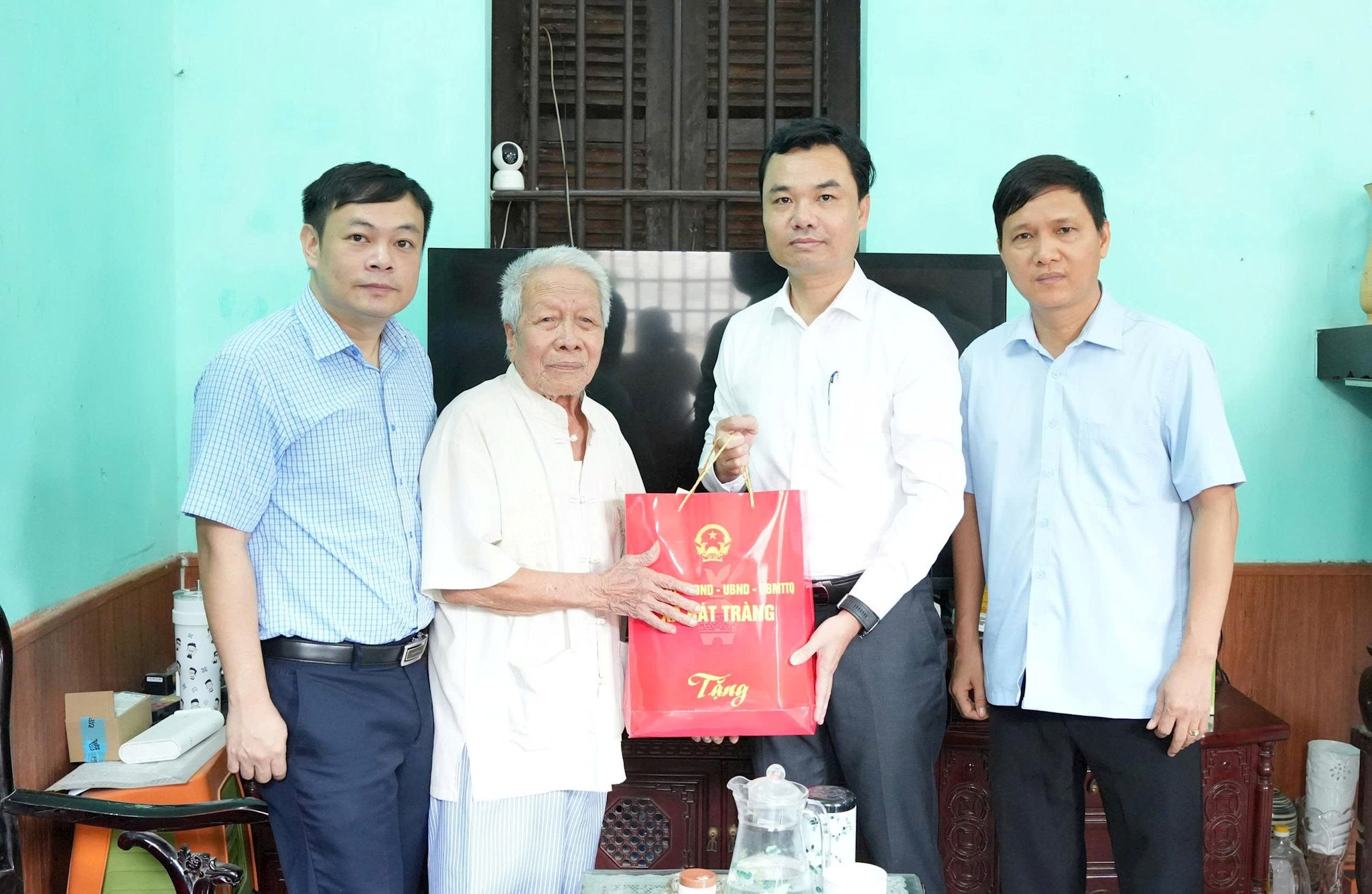 3bat-trang-tu.jpg