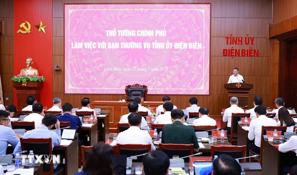 c4390efc3bd86f38ed094f6b3504f5b0c7e1a2b8208695e149-_ttxvn-thu-tuong-lam-viec-voi-ban-thuong-vu-tinh-uy-dien-bien-8.jpg