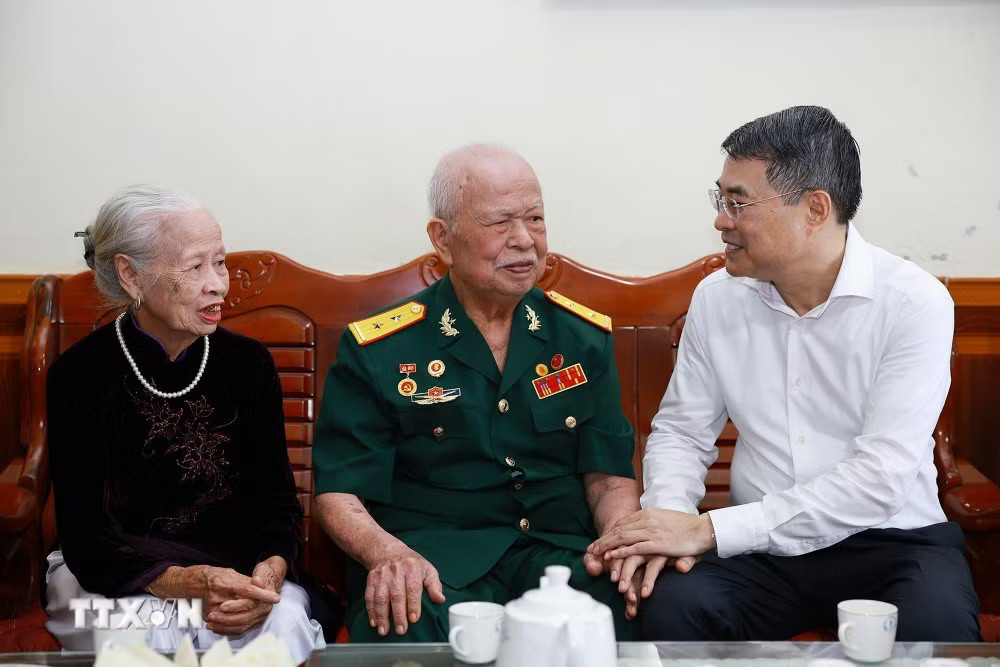 ea4b5e2dcef9fb0c0ed89c10c9be04695932f1a3c19286c18f1ada-_ttxvn-2507-thu-tuong-tham-gia-dinh-chinh-sach-dien-bien-1.jpg
