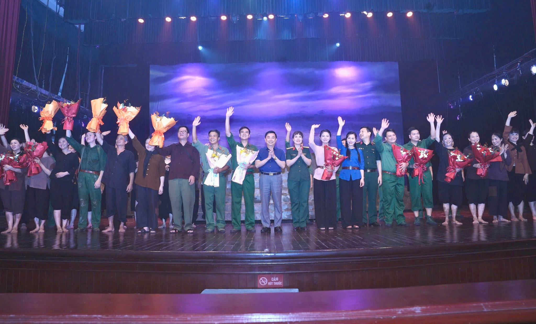 vi-to-quoc-4.jpg