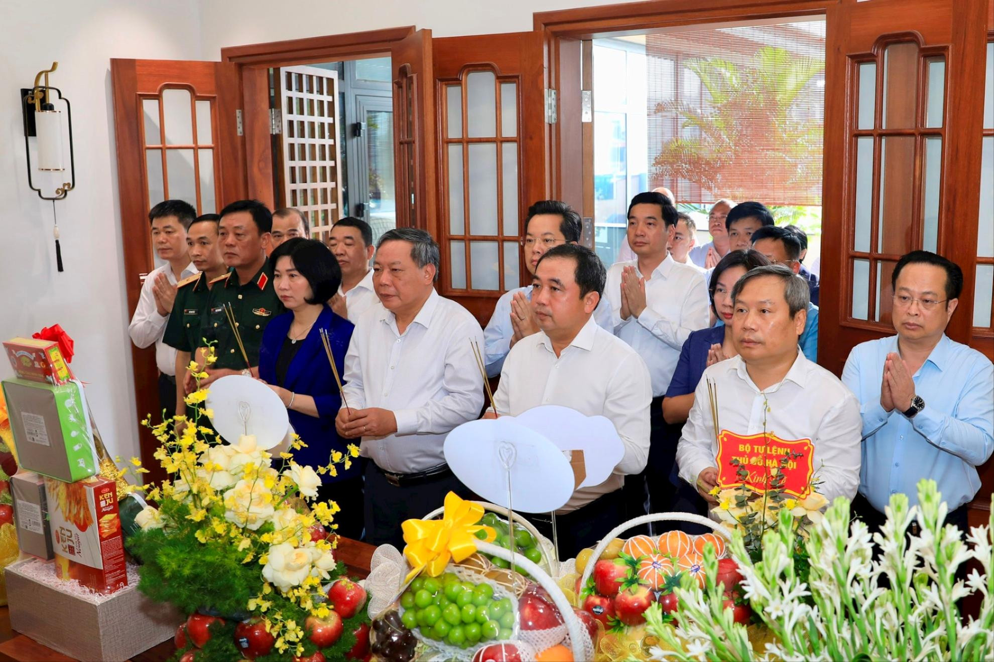 Lãnh đạo thành phố Hà Nội dâng hương tưởng nhớ cố Tổng Bí thư Nguyễn Phú Trọng
