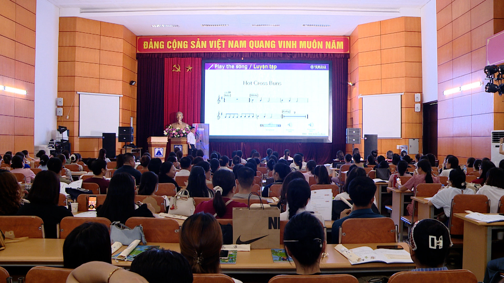 2707-tap-huan-gv-am-nhac2.jpg