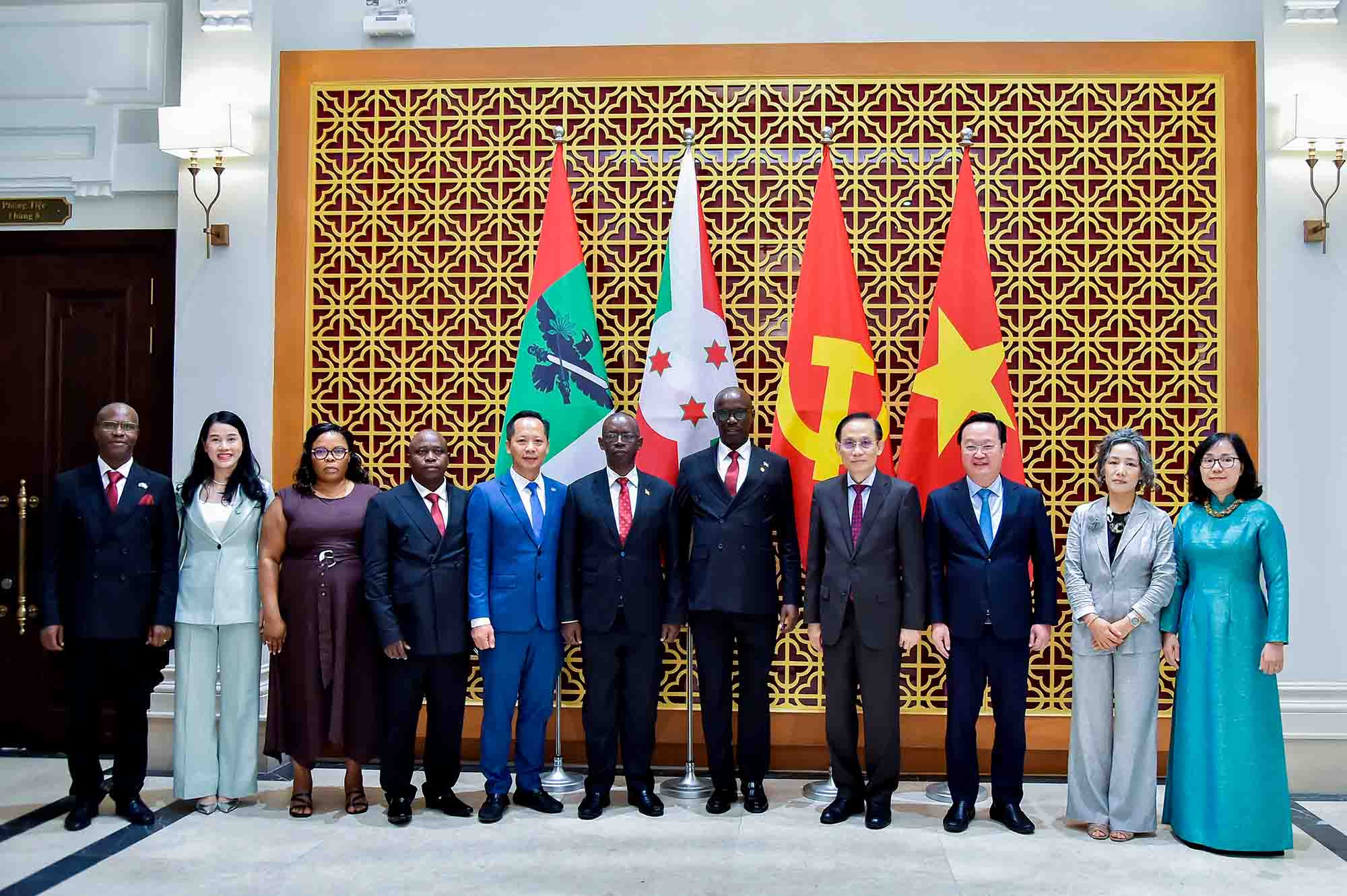 Việt Nam thúc đẩy quan hệ đối tác với Australia, Litva và Burundi