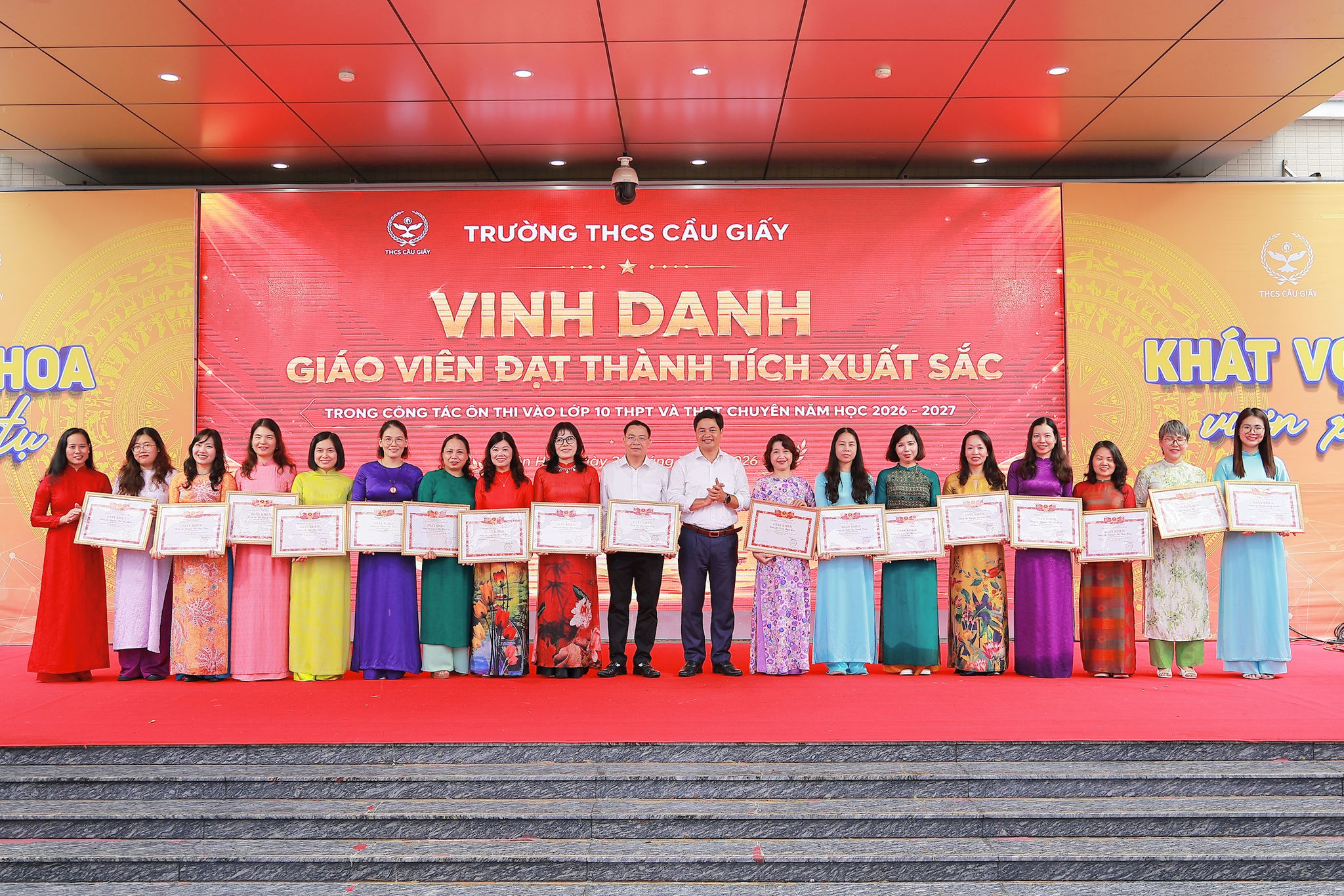 2807-thcs-cau-giay-don-hs-lop-66.jpg