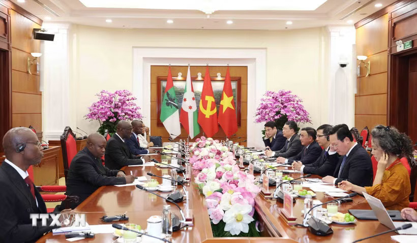 thuong-truc-ban-bi-thu-tran-cam-tu-tiep-tong-thu-ky-dang-hoi-dong-quoc-gia-bao-ve-dan-chu-luc-luong-bao-ve-dan-chu-cndd-fdd-burundi-8920539-1.jpg