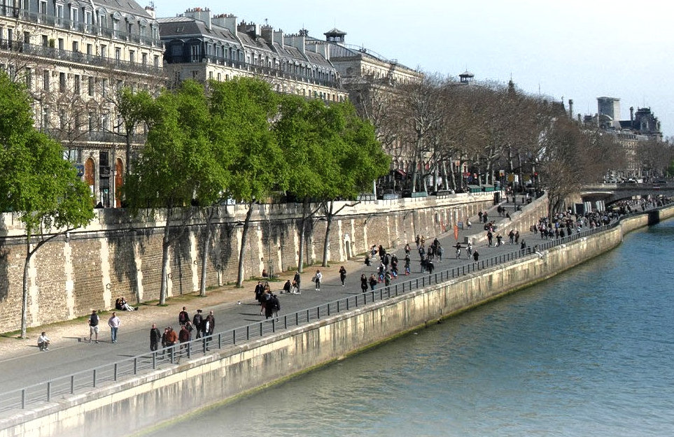 khong-gian-cong-cong-parc-rives-de-seine-ben-bo-song-seine-o-paris-phap-.-anh-wikimedia-commons.jpg