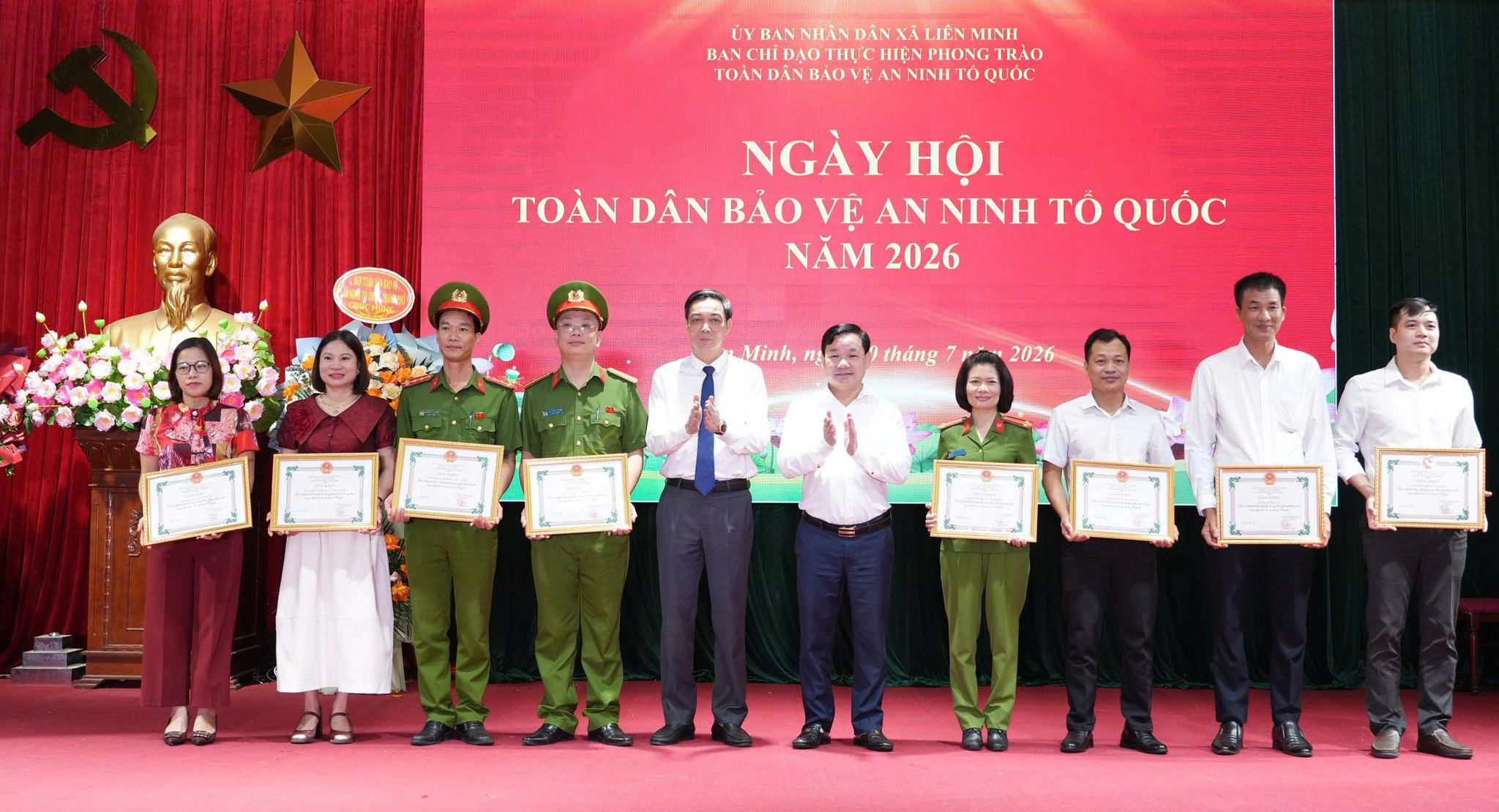 khen-thuong.jpg