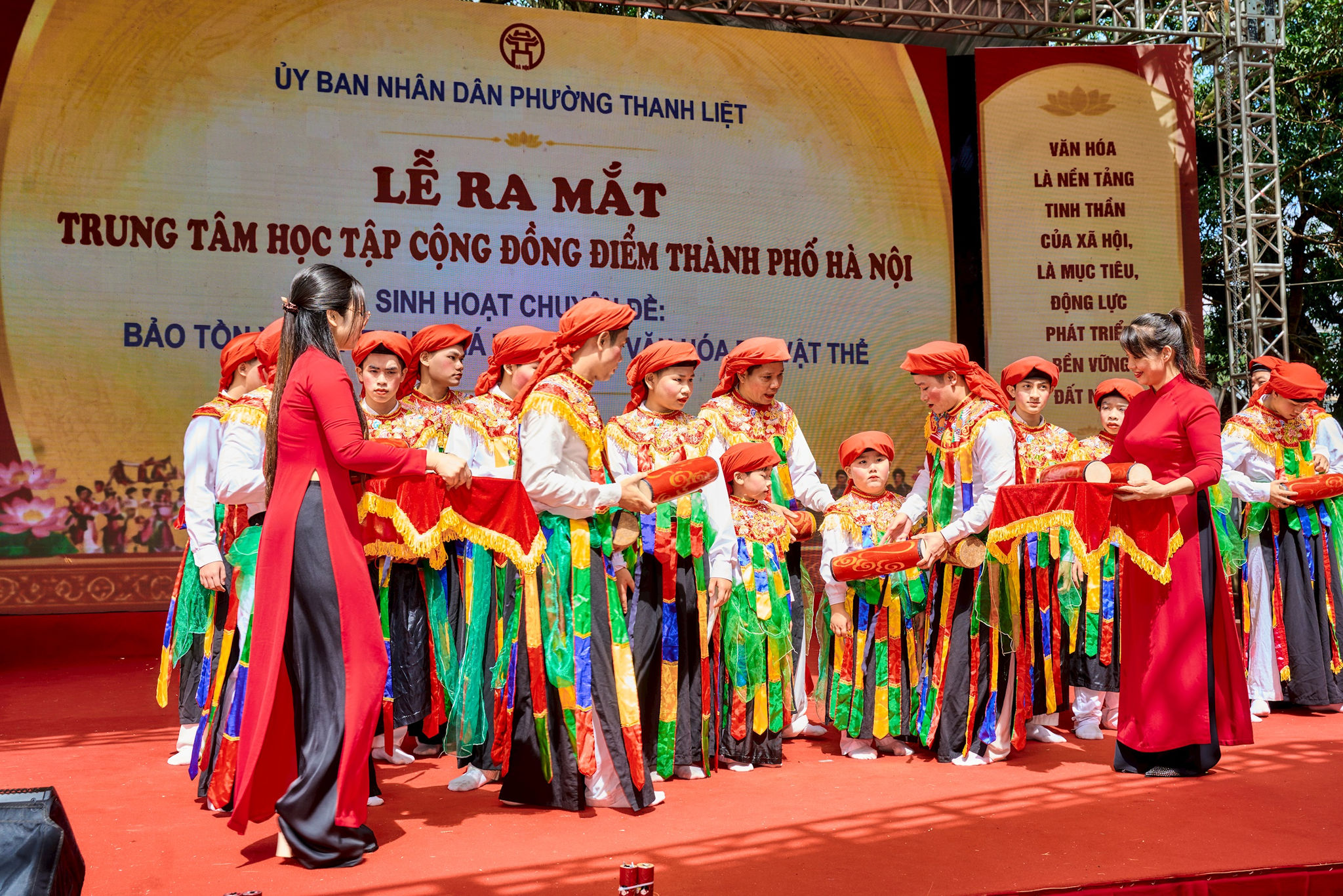 anh-1-trao-trong-bong-.jpg