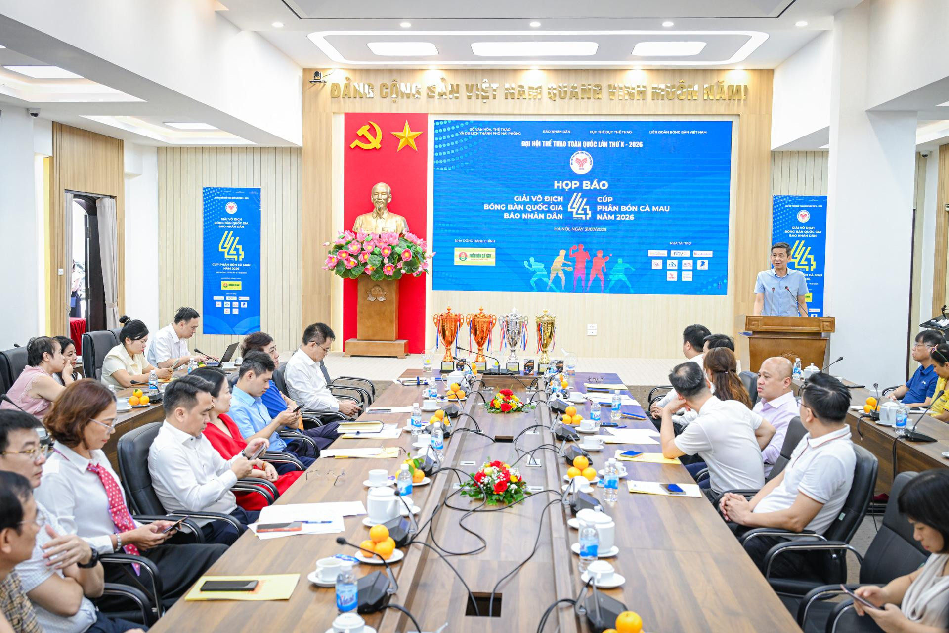 31-toan-canh-hop-bao-bong-ban.jpg