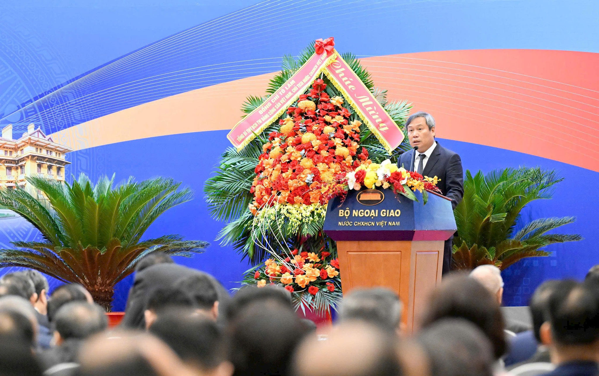 chu-tich-hoi-nghi-ngoai-giao2.jpg