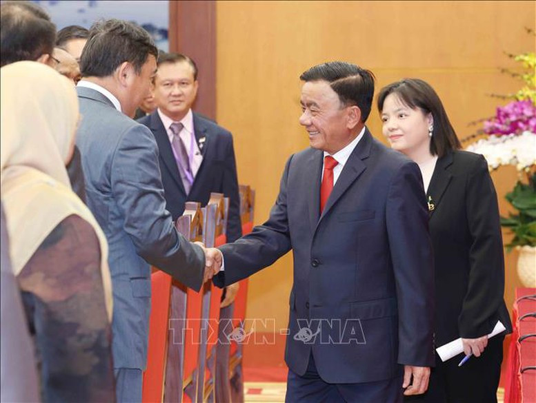 thuong-truc-ban-bi-thu-1780924706330-17809247068362471938.jpg