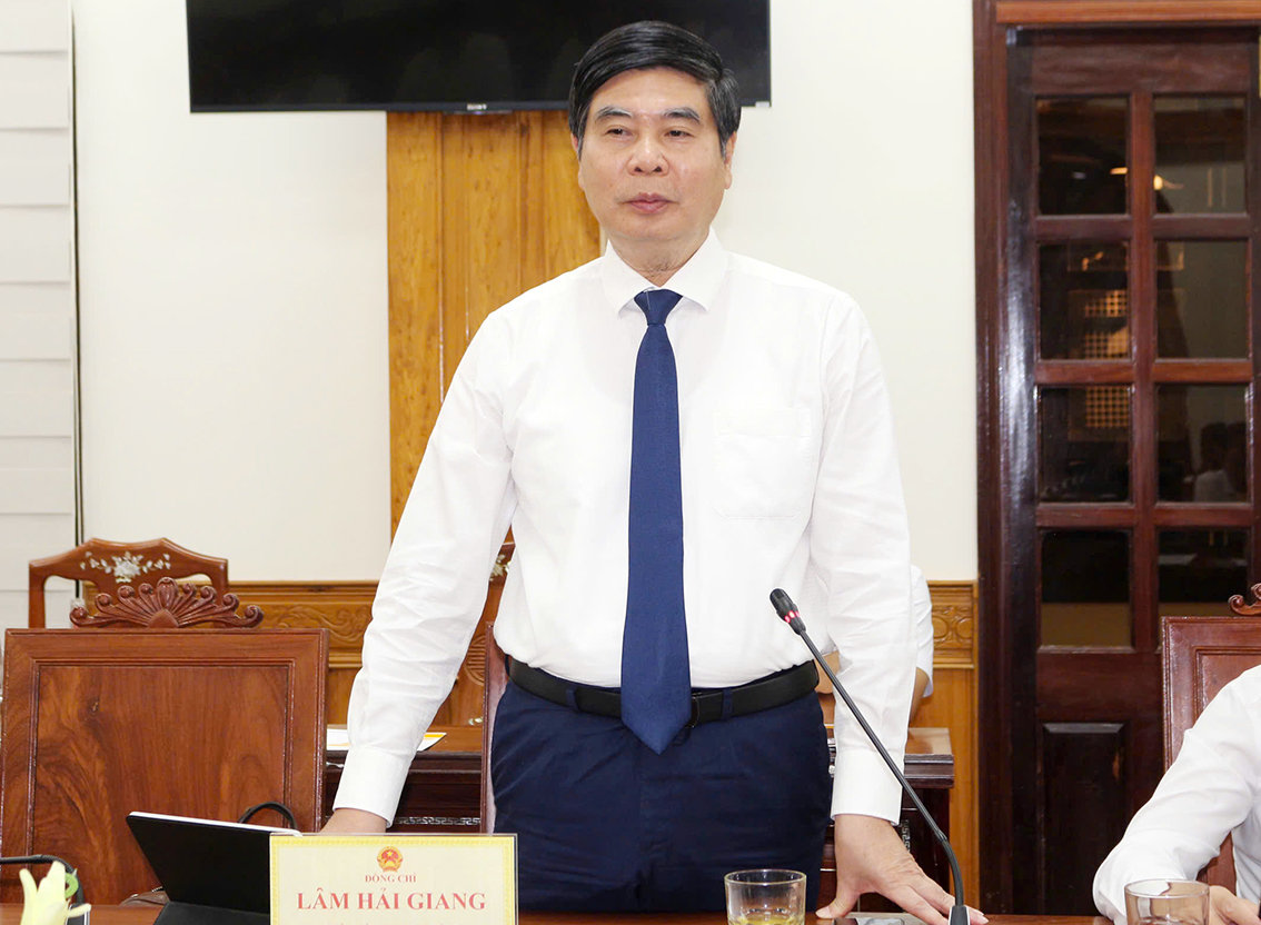 pho-chu-tich-ubnd-tinh-gia-lai-lam-hai-giang-phat-bieu-tai-buoi-ky-ket.jpeg