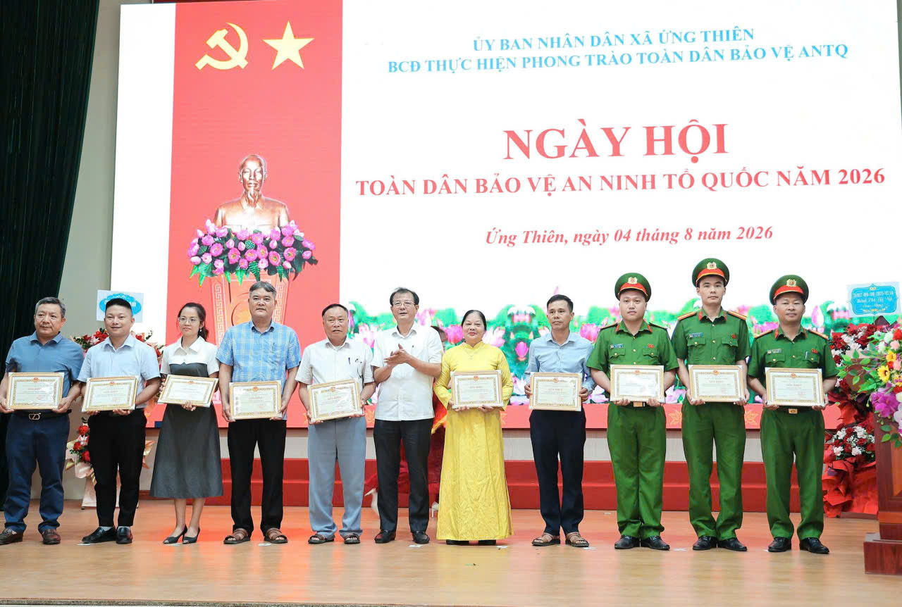 khen-tang-nguoi-dan.jpg