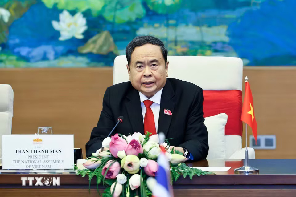 a6a7cda513baf0aa24dfd57111e811a4b44265e78-_ttxvn-0508-chu-tich-quoc-hoi-don-va-hoi-dam-chu-tich-quoc-hoi-thai-lan-4.jpg