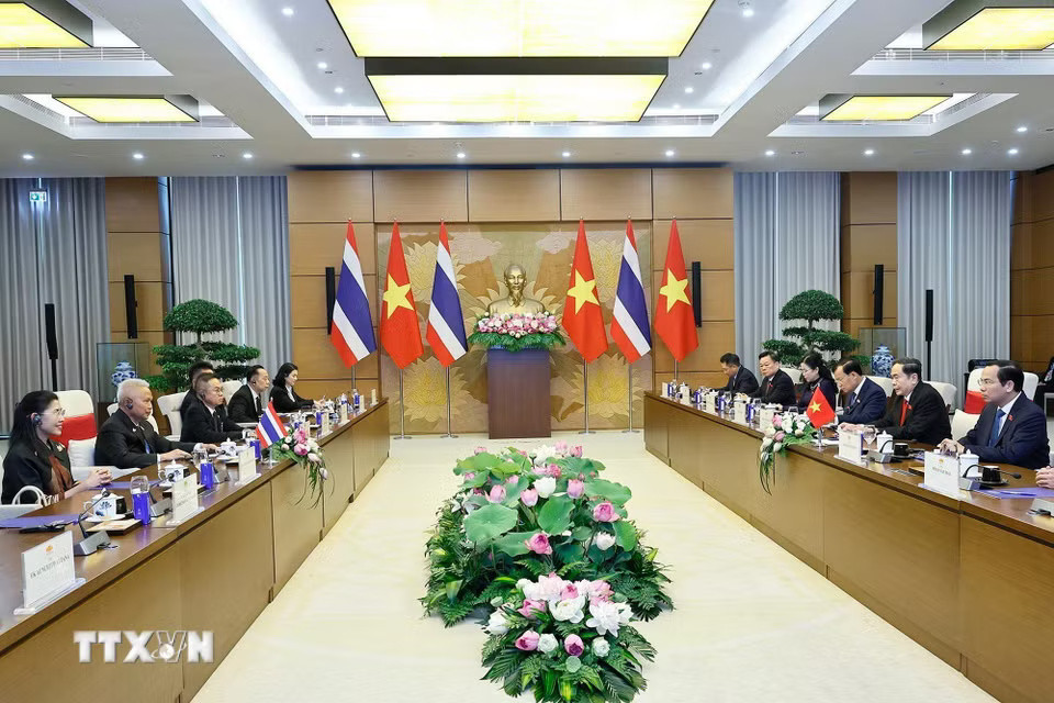 b7353c23baf0aa24dfd57111e811a4b44265e78-_ttxvn-0508-chu-tich-quoc-hoi-don-va-hoi-dam-chu-tich-quoc-hoi-thai-lan-3.jpg