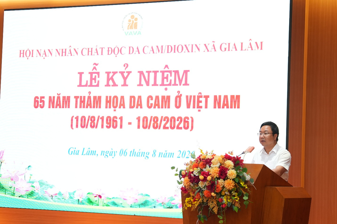 Phó Chủ tịch UBND xã Gia Lâm Nguyễn Ngọc Dũng phát biểu tại lễ kỷ niệm. Ảnh: Hoàng Anh.