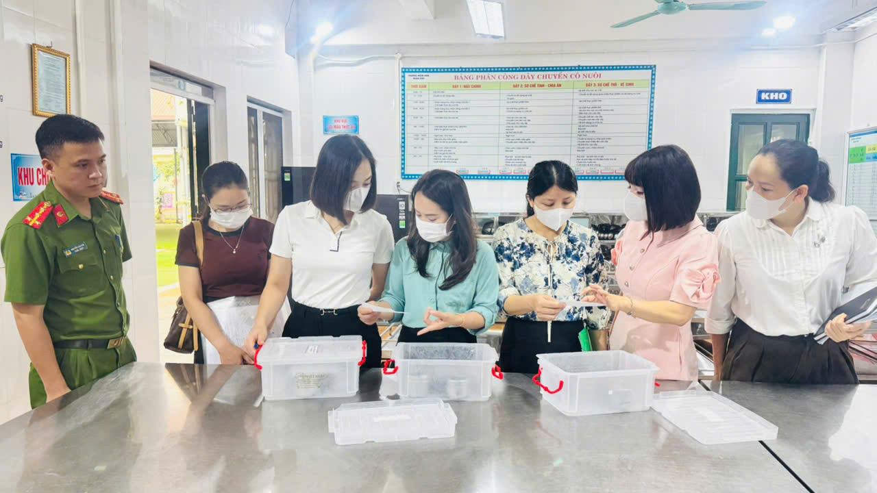 Lấy mẫ