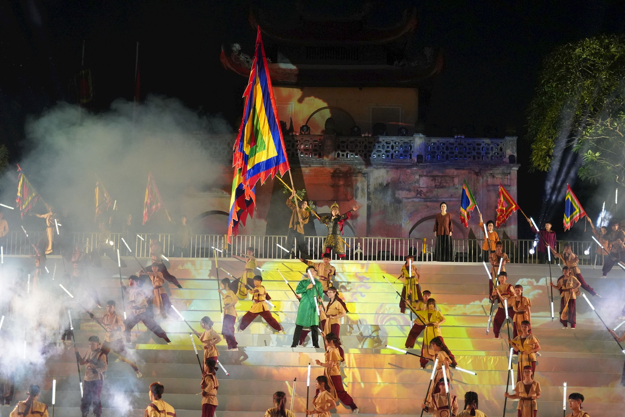 7-khai-mac14.jpg