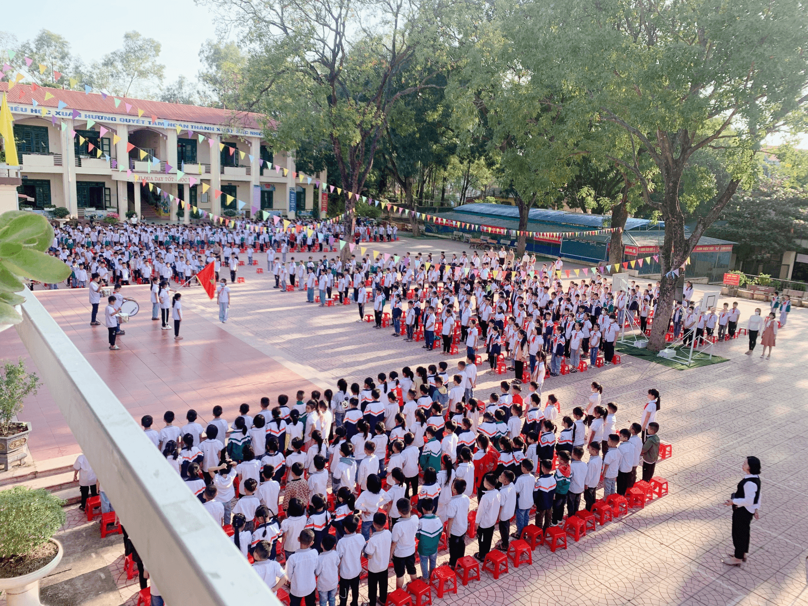 Cơ cấu, số lượng, chế độ đối với hiệu trưởng, hiệu phó khi sắp xếp cơ sở giáo dục- Ảnh 1.