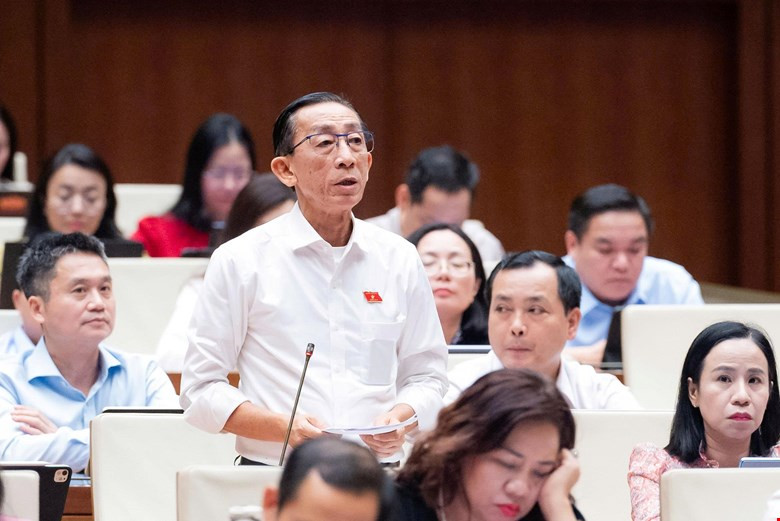 hoang-ngan.jpg