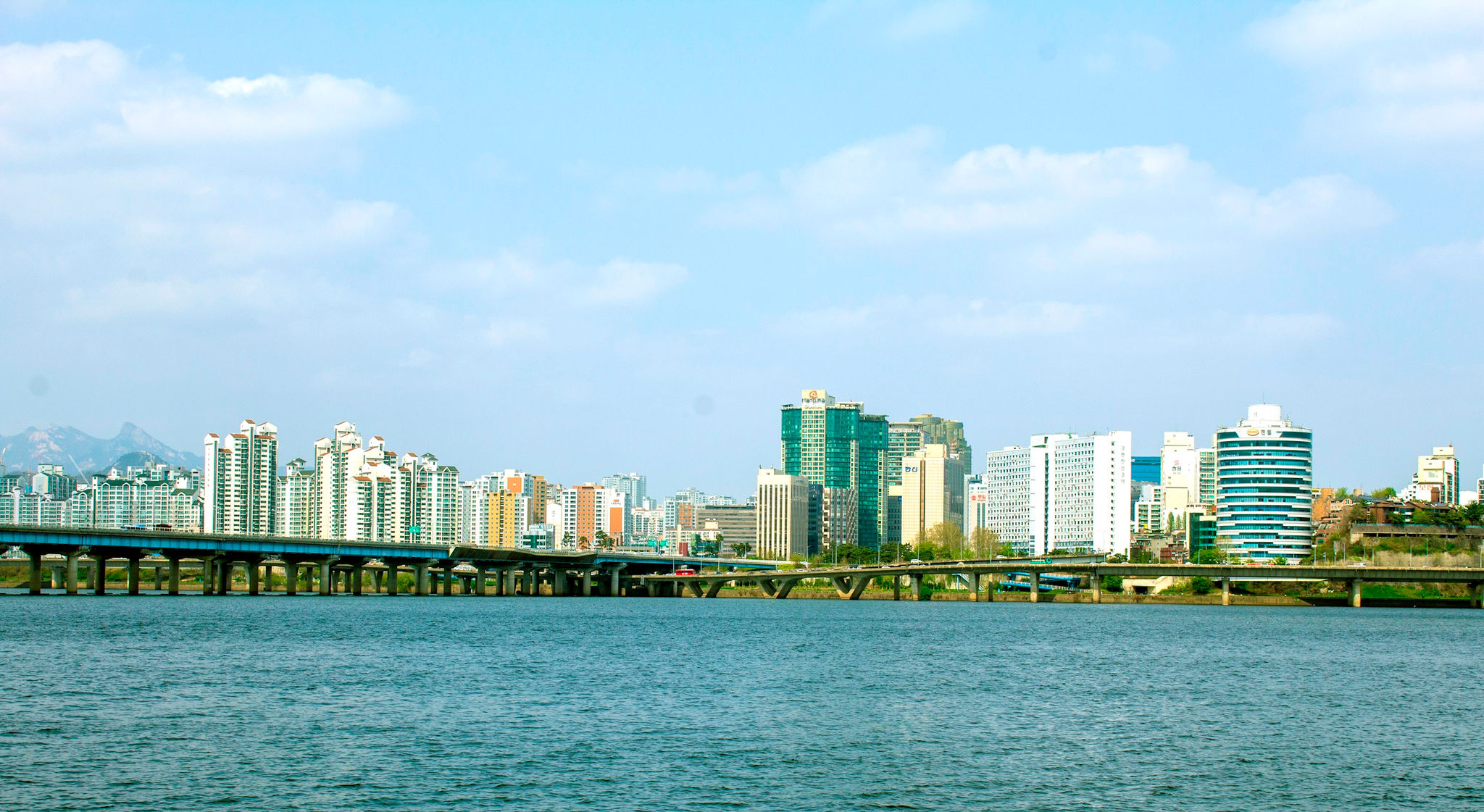 seoul-khong-gian-ven-song-han-tai-yeouido-seoul.-anh-wikimedia-commons.jpg
