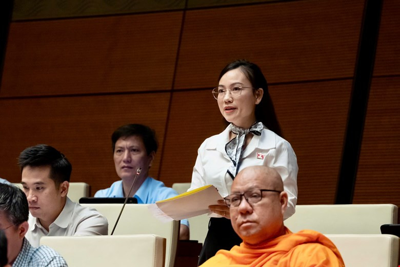 luu-thuy-hang.jpg