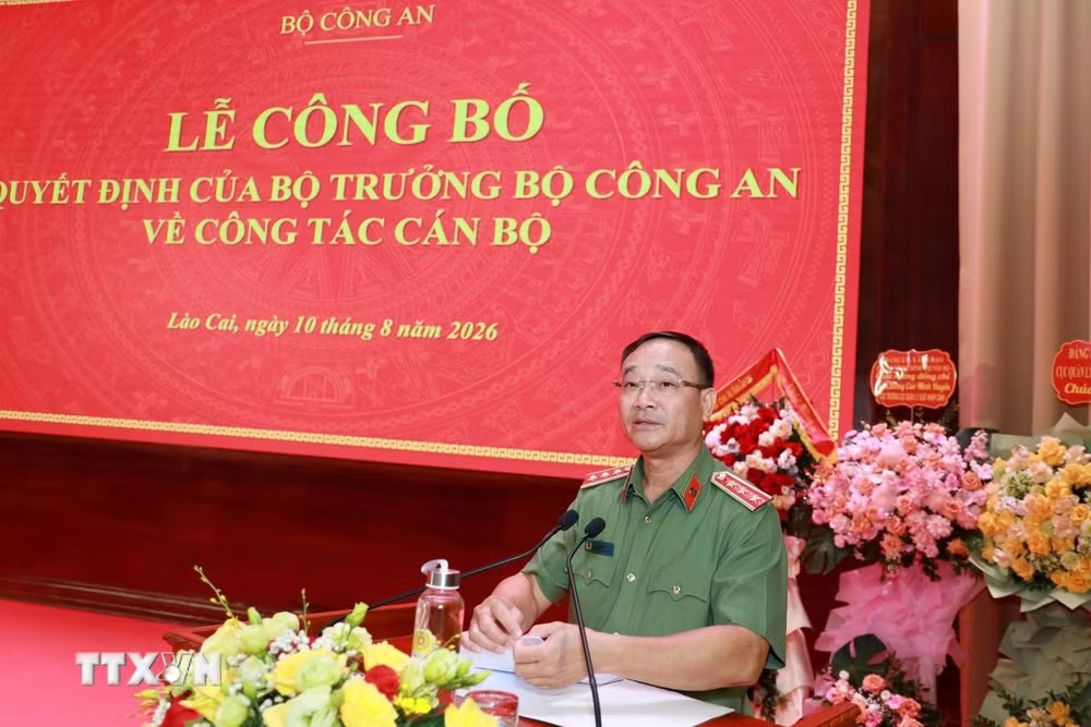 Thượng tướng Phạm Thế Tùng, Thứ trưởng Bộ Công an, phát biểu tại buổi lễ. (Ảnh: TTXVN phát) ttxvn-cong-bo-quyet-dinh-bo-nhiem-giam-doc-cong-an-tinh-lao-cai-1008-2.jpg