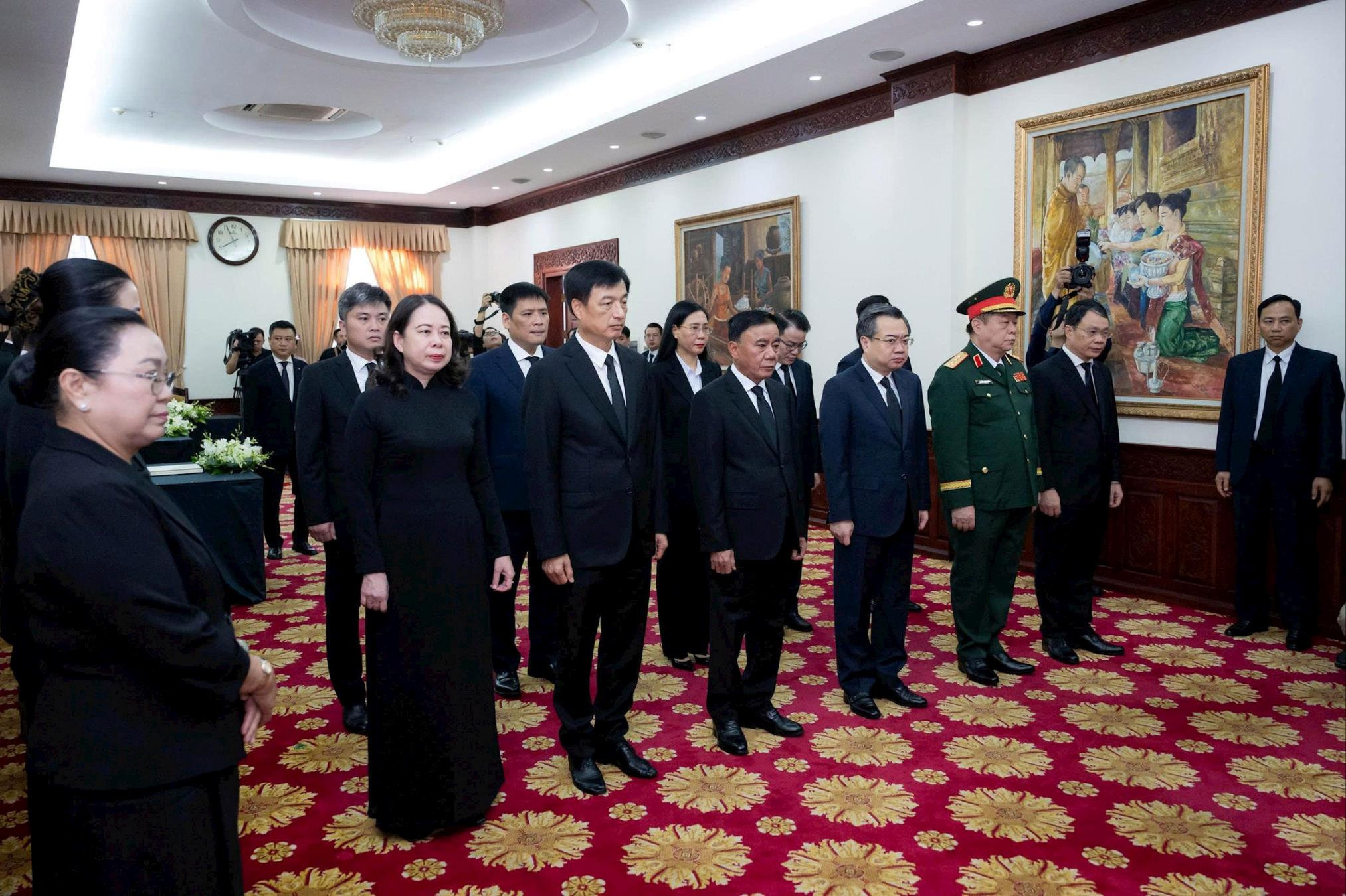 Lãnh đạo Đảng, Nhà nước viếng đồng chí Xaysomphone Phomvihane, Ủy viên Bộ Chính trị, Chủ tịch Quốc hội Lào