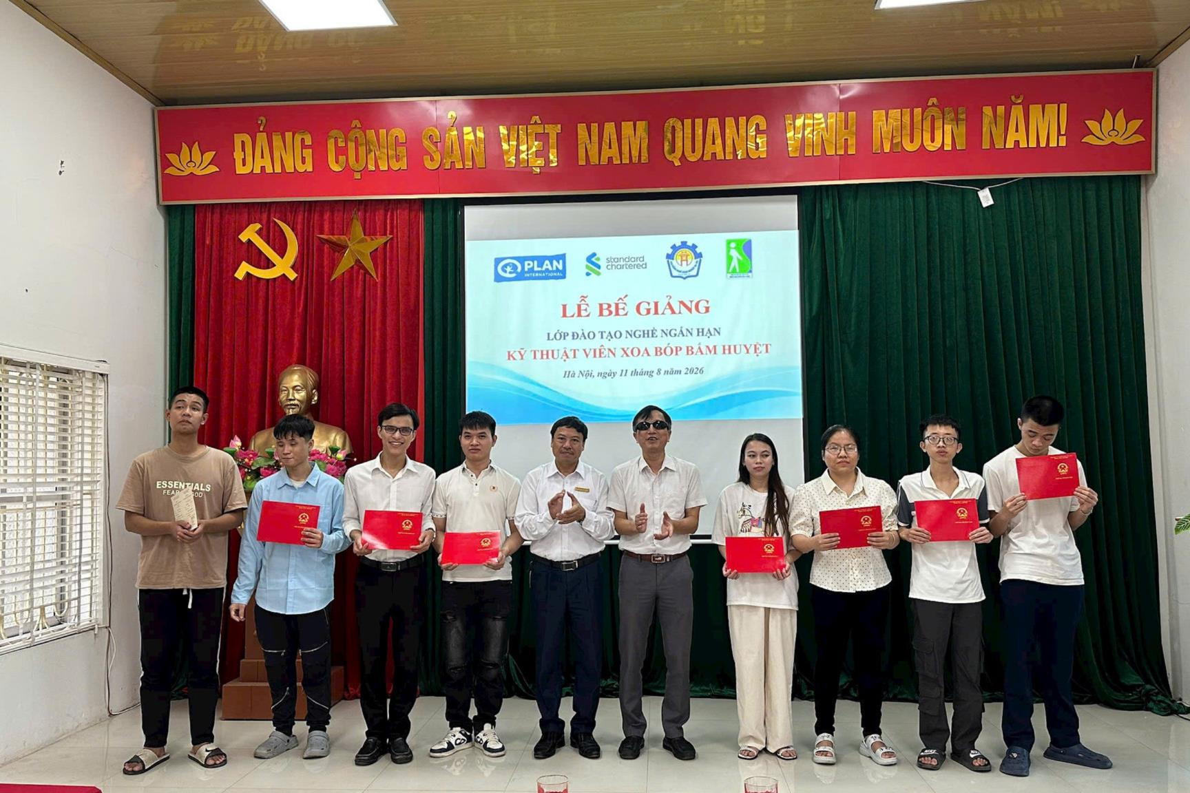 hnm1.jpg