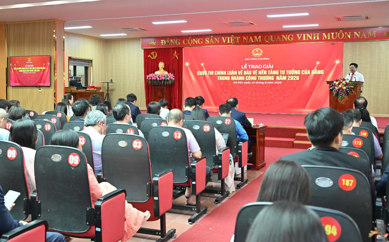 toan-canh-le-trao-giai.jpg