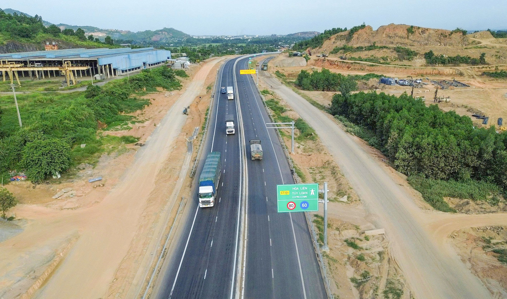 cao-toc-hoa-lien-tuy-loan.jpg