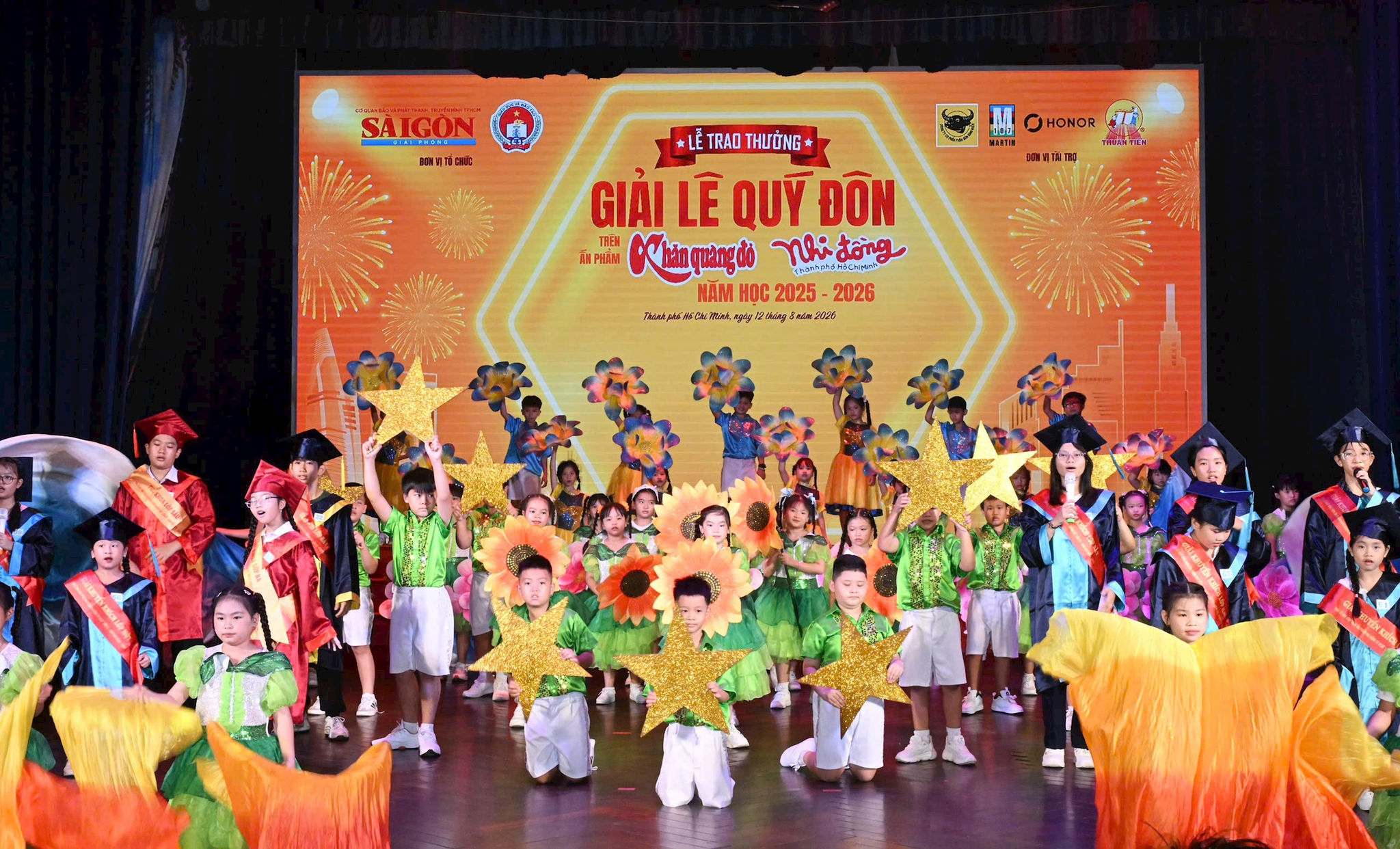giai-thuong-le-quy-don-2.jpg