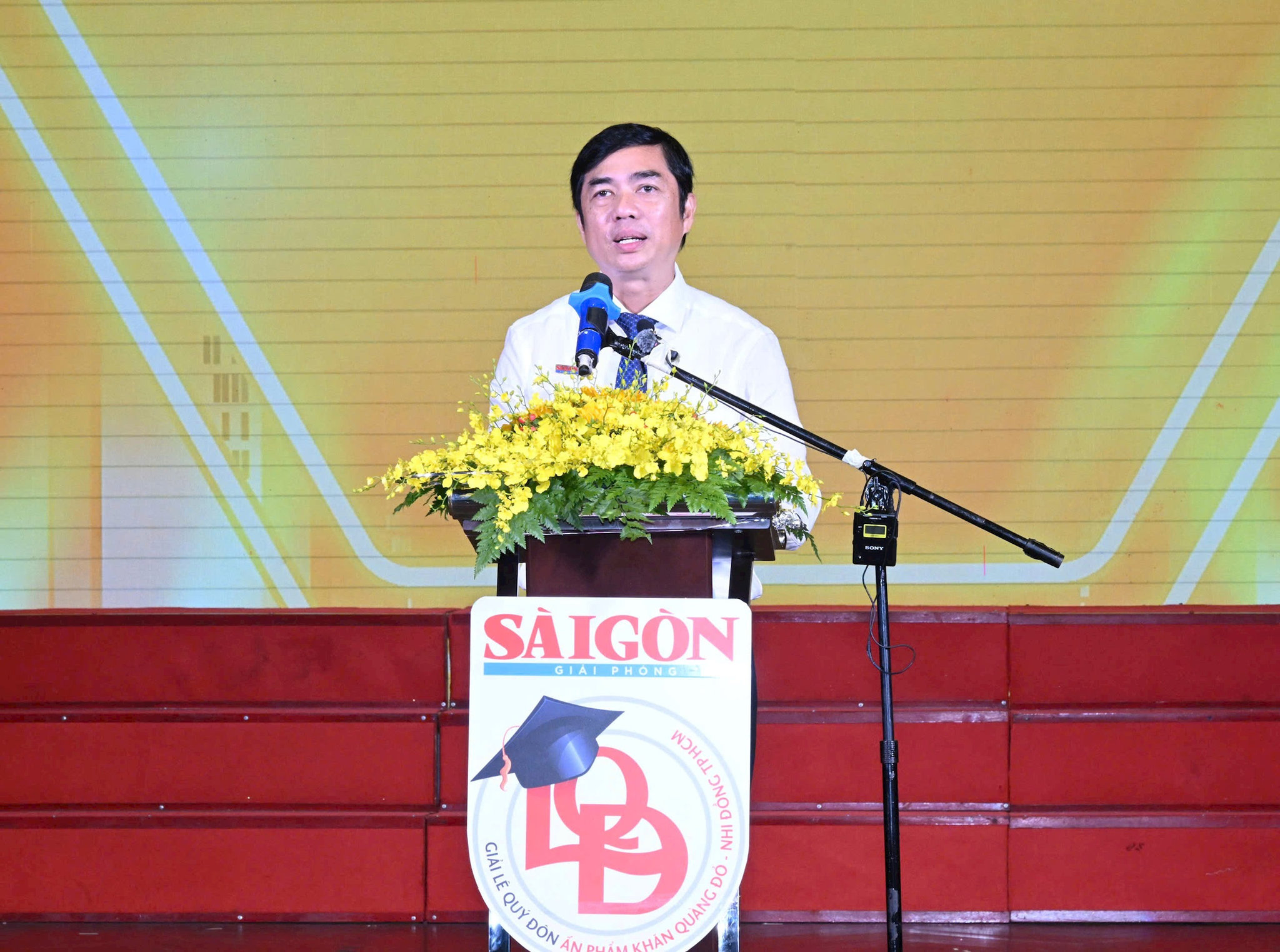 giai-thuong-le-quy-don-3.jpg