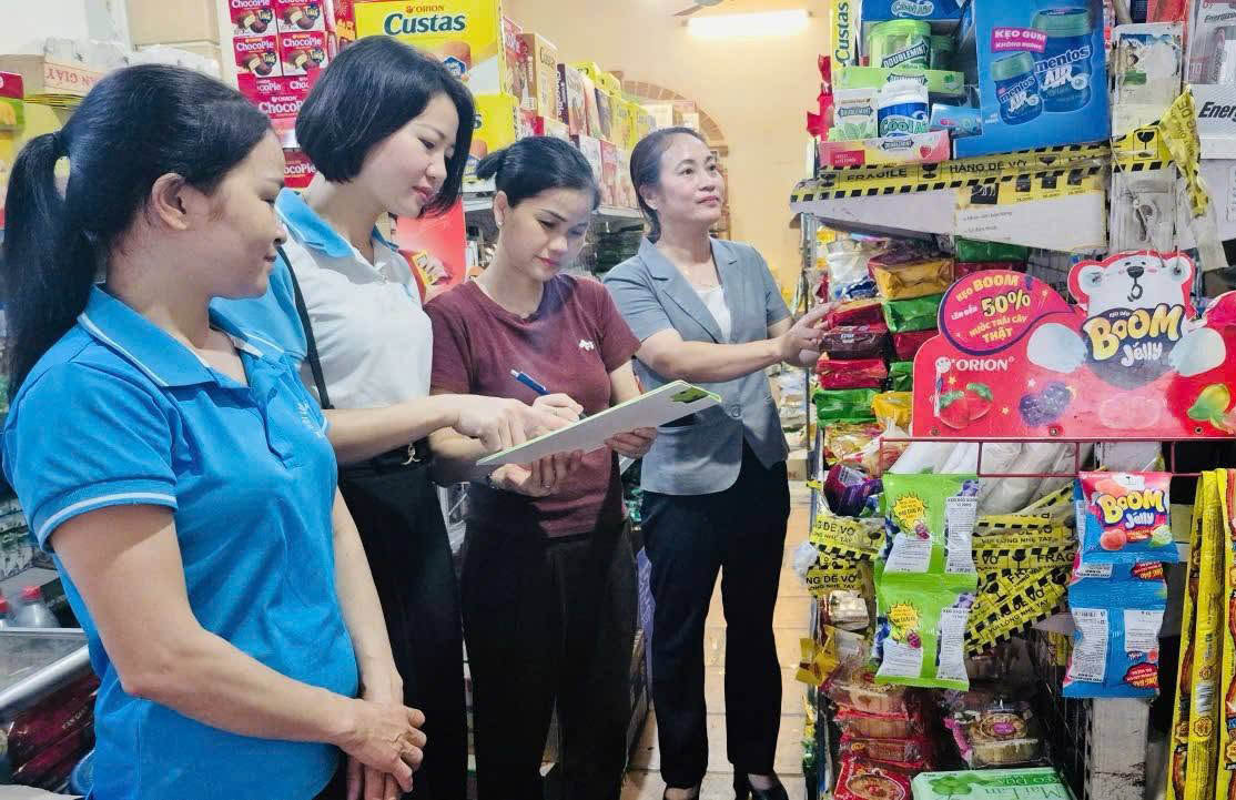 can-bo-hoi-lien-hiep-phu-nu-xa-thien-loc-kiem-tra-viec-su-dung-nguon-von-vay-tu-ngan-hang-chinh-sach-xa-hoi-de-phat-trien-kinh-te-cua-hoi-vien.-anh-hien-phuong.jpg