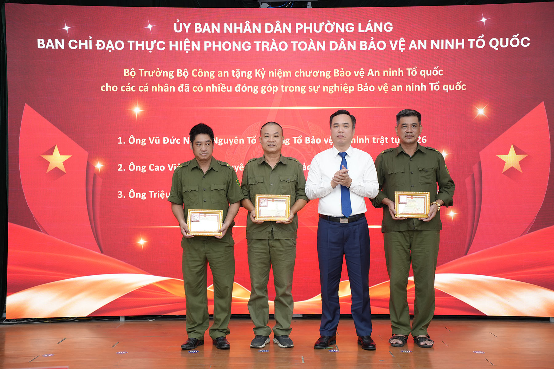 lang-ngay-hoi-3-.jpg