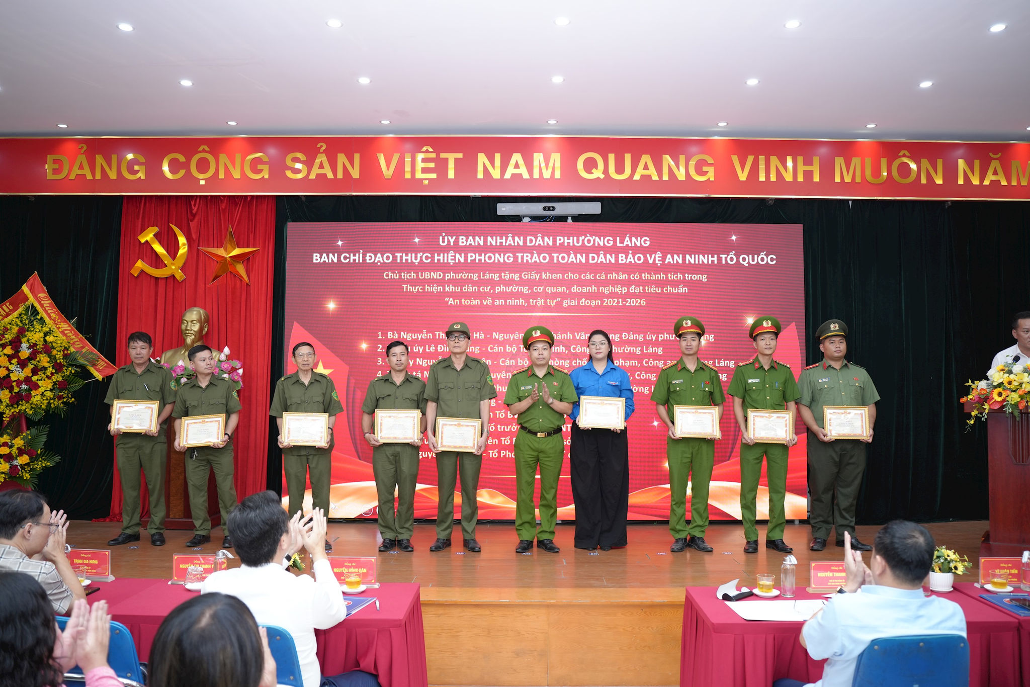 lang-ngay-hoi-8-.jpg