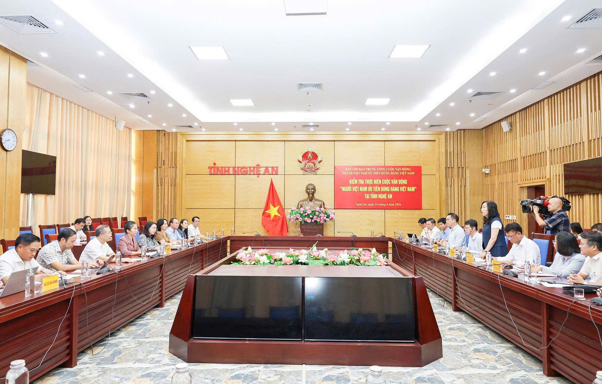Phát huy nguồn lực kiều bào, nâng sức cạnh tranh của hàng Việt