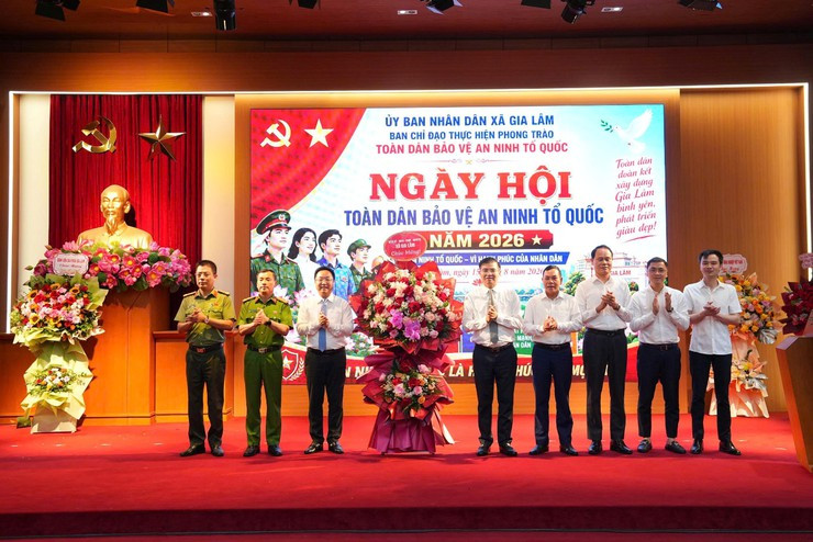 tang-hoa-chuc-mung.jpeg