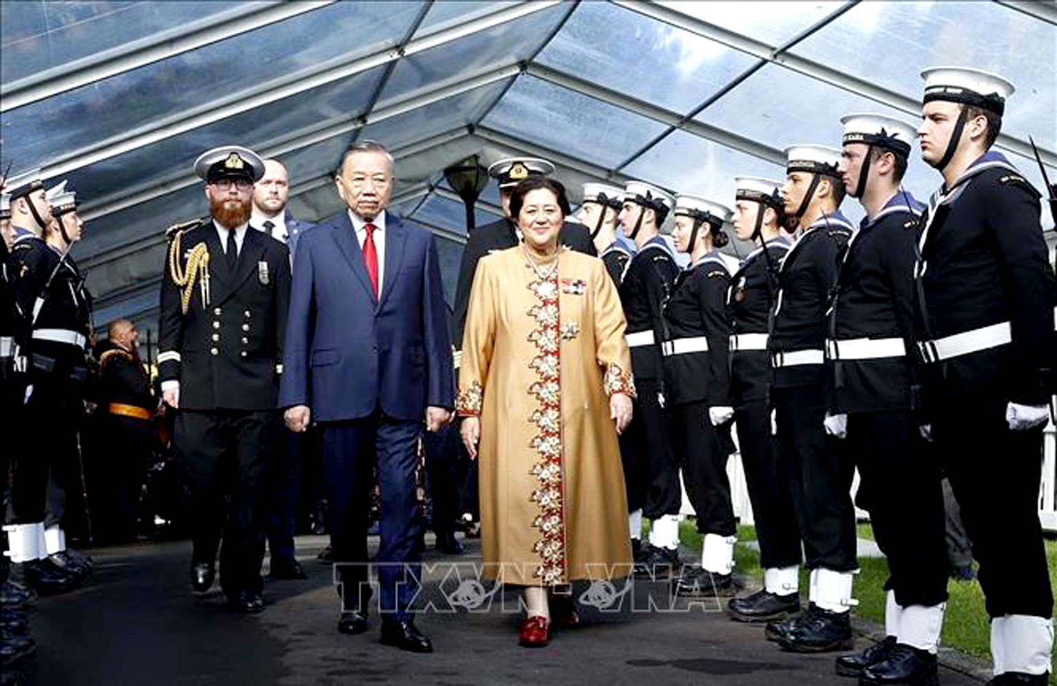 vna_potal_le_don_chinh_thuc_tong_bi_thu_chu_tich_nuoc_to_lam_tham_cap_nha_nuoc_toi_new_zealand_stand.jpg