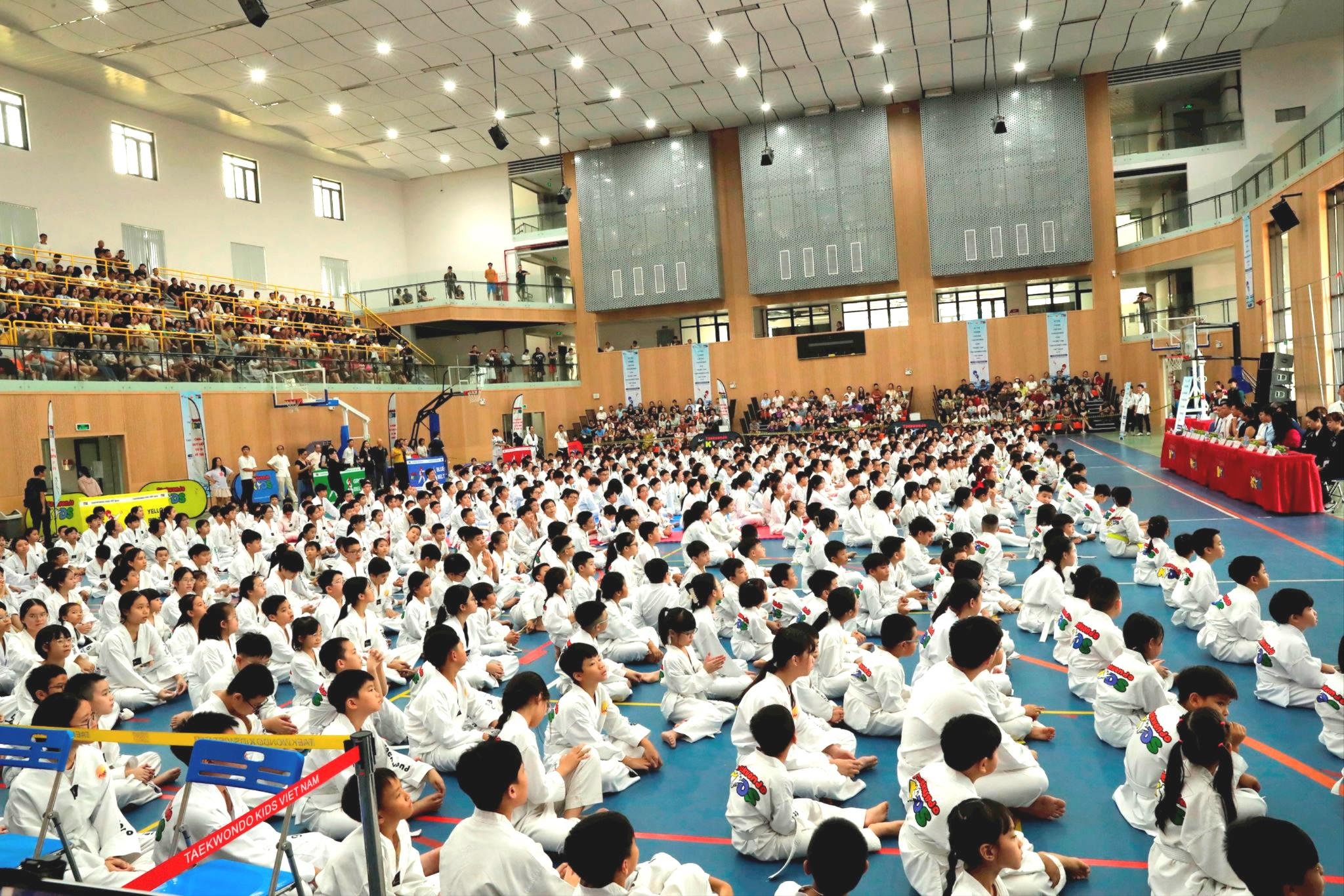 kids-truoc-gio-khai-mac.jpg